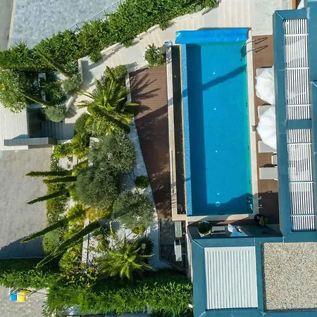 In 39428 Villa *