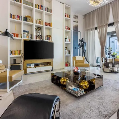 In 39428 Villa *